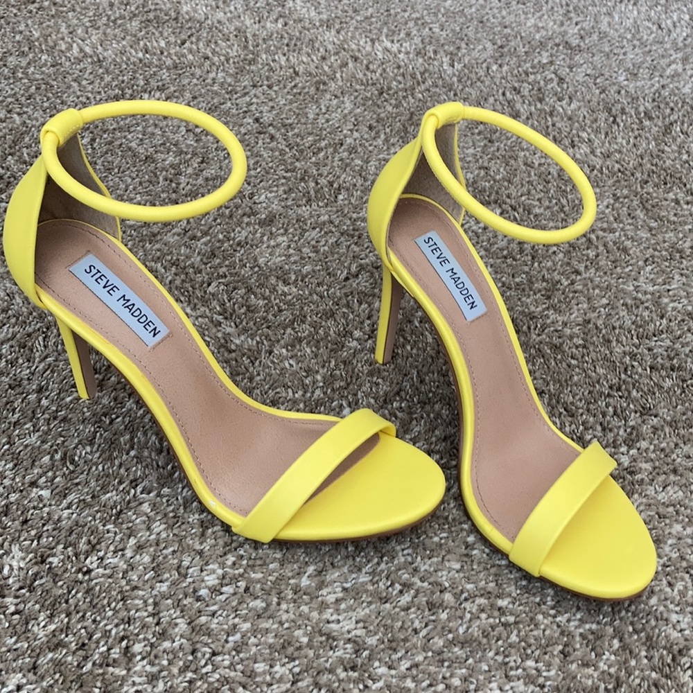 Steve Madden yellow heels 8M